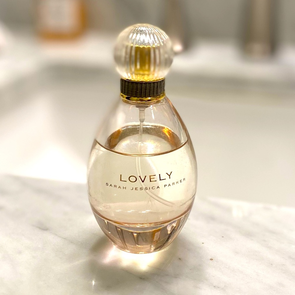 SJP Lovely perfume 1.7 Oz.